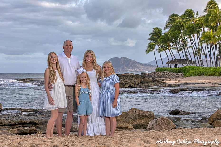 early morning Secret beach, Koolina family photography session