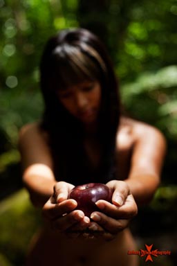The Temtation of Eve - Hawaii Art Photography First Sin _ The Temptation of Eve | Hawaii Art Photography