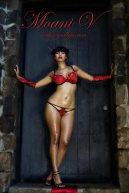 Glamour Photographer in Hawaii