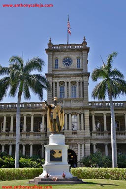 HDR photography, King Kamehameha statue in front of the Hawaii Supreme Court Building, Honolulu, Oahu, Hawaii HDR Landscape Photography