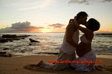 Maternity photographer in Waikiki