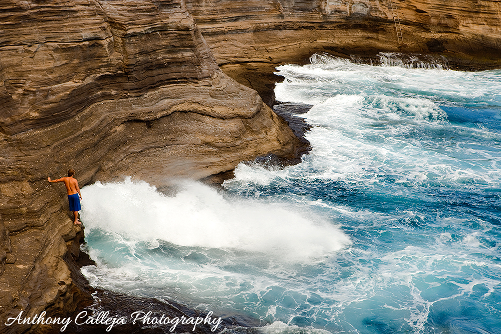 Cliff Jumpers Spitting Cave Portlock, Oahu, Hawaii