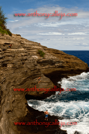 Cliff Jumpers Spitting Cave Portlock, Oahu, Hawaii