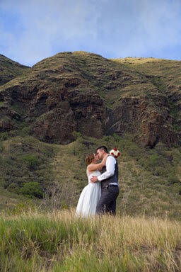 Wedding Portrait Photography - Yokahama Beach, Oahu